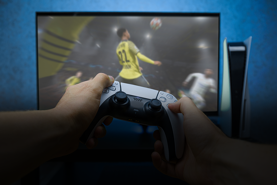 Le jeu en réseau favorise les interactions sociales à travers des plateformes de communication intégrées